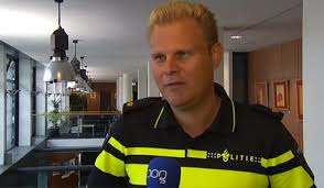 Maybe you would like to learn more about one of these? Hoe Zie Ik Of Een Agent Een Echte Politieagent Is Oog Radio En Televisie