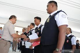 Avsec menikah sebelum kontrak habis, bolehkah avsec menikah sebelum kontrak habis? Gagalkan Penyelundupan Ikan Avsec Bandara Ngurah Rai Raih Penghargaan Antara News