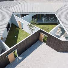 Despite its exterior appearance, inside everything is very beautiful and spacious. Japanese Houses Dezeen