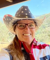 Lori Cisneros's Instagram, Twitter & Facebook