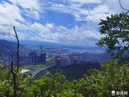 三赴深圳梧桐山：雾锁顶峰，云散心间