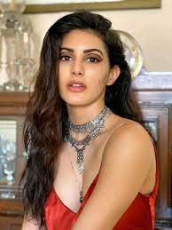 I couldn't move for three days over the last one and a half year, many celebrities have contracted the deadly coronavirus. Amyra Dastur Fans Startseite Facebook