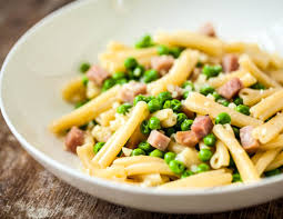 Swiss cheese, turkey, diced ham, and vegetables make this a delicious and colorful pasta bake. Pasta Carbonara With Ham And Sweet Peas Jones Dairy Farm