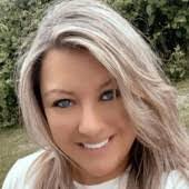 Amanda Hiott's Instagram, Twitter & Facebook