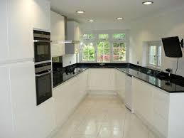 Cuisine Blanche Plan De Travail Noir Ideas Cuisine Moderne Cuisine Moderne Blanche Cuisine Contemporaine