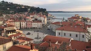 Wellness In Piran Und Portoroz Slowenien Sonnenliegen In Den Klippen Oder Eingepackt Im Schlamm Wo Es Sich An Der Slowenischen Kuste Am Slowenien Slowenien Urlaub Und Urlaub Am Meer