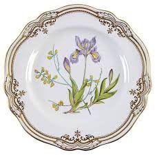 The stunning stafford flowers china pattern by spode features a white body that is adorned with glittering gold trim and graceful botanical designs based on illustrations contained in the curtis botanical magazine. Spode Stafford Flowers Replacements Ltd