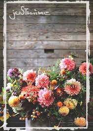 Non scegliete il primo mazzo di fiori che vi capita sotto agli occhi, ma valutate. Justminesrl Happy Weekend Composizioni Floreali Autunnali Fiori Autunnali Composizioni Floreali