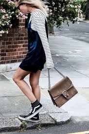 Comment Porter Des Vans Nos Inspirations Pour Savoir Comment Porter Des Vans Elle En 2020 Idees De Mode Comment Porter Des Vans Comment Porter