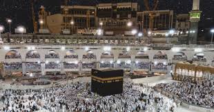 Sedangkan karakteristik surat yang diturunkan di madinah antara lain memiliki ayat yang panjang, memakai kalimat dan ungkapan yang. Surat An Nas Bacaan Arti Dan Keutaman Popmama Com