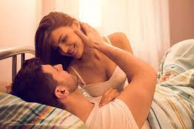 Sesungguhnya orang yahudi, ketika istri mereka mengalami haid, mereka tidak mau makan bersama istrinya dan tidak mau tinggal. Cara Nak Lebih Intim Ghairah Bersama Suami Di Kamar Tidur