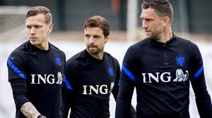 This is the national team page of az alkmaar player owen wijndal. De Boer Announces Back Numbers Stekelenburg Gets Number 1 Paudal