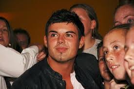 Anthony Hutton's Instagram, Twitter & Facebook