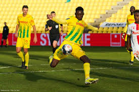 On 4 june 2018, he signed his first professional contract with his youth club nantes. Mercato Nantes Kolo Muani Ne Manque Pas De Convoitises