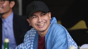 This is raditya dika's official business account. Ada 4 Sosok Hantu Di Rumah Raditya Dika Yang Ganggu Kuli Bangunannya