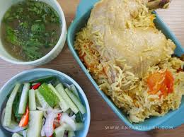 Malahan semasa sedang dimasak, bau semerbak rumah saya dengan bau rempah ratus nasi kabsah. Nasi Arab Mudah Guna Rice Cooker Je