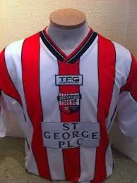 The bees will begin life at their new home in a traditional and synonymous brentford red and white stripe kit, with the addition of a black pin stripe. Brentford Fc Home Shirt 2003 2004 Tfg St George Vintage Rare Shirt 245721845