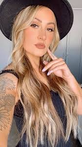 Kristin Mccloskey's Instagram, Twitter & Facebook