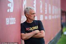 The portuguese coach formerly managed tottenham, manchester united, chelsea, real madrid, inter milan and porto. Jose Mourinho Films Roma Training With A Drone To Show Players Their Mistakes In Real Time Saty Obchod News