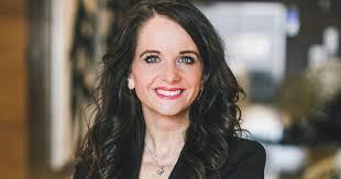 Laura Howe, who started as a call-center banker for Wells Fargo in 2004 and  worked her way up through the ranks, credits a string of strong female  mentors for helping to shape