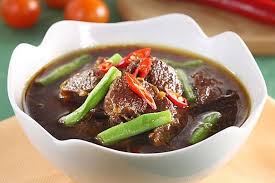 Semur daging sapi merupakan masakan khas nusantara yang mempunyai ciri khas kuah kecap kental hitam kecokelatan. Ramadhan 1442 H 5 Resep Semur Untuk Menu Buka Puasa Dan Sahur Daging Ati Tahu Tempe Telur Tribun Style Line Today