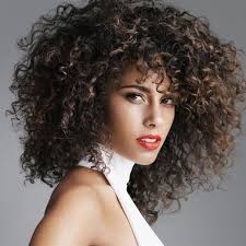 32 beste frisur naturlocken coole frisuren locken machen naturlocken