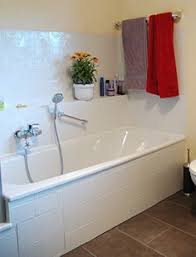 Fliesen Lackieren Badewanne Streichen Schritt Fur Schritt Anleitung Jaegerlacke Badrenovierung F Badewanne Streichen Fliesen Lackieren Badewanne Fliesen