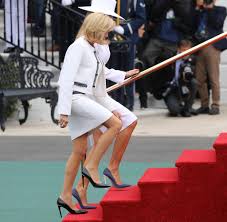 Am rande einer veranstaltung zum frauentag in berlin, sprach rt deutsch mit der bundesministerin für familie, senioren, frauen und jugend, franziska giffey (. Brigitte Macron Vs Melania Trump Ein Staatsbesuch Wie Eine Fashion Show Welt