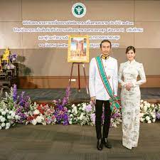 10 โปรดเกล้าฯ พระราชทานเครื่องราชฯ ตูน บอดี้สแลม 10 มี.ค. à¸ à¸­à¸¢ à¸›à¸¥ à¸¡à¹ƒà¸ˆà¹€à¸„ à¸¢à¸‡à¸‚ à¸²à¸‡ à¸• à¸™ à¹€à¸‚ à¸²à¸£ à¸šà¸žà¸£à¸°à¸£à¸²à¸Šà¸—à¸²à¸™à¹€à¸„à¸£ à¸­à¸‡à¸£à¸²à¸Šà¸¯ à¸Š à¸™à¸ªà¸²à¸¢à¸ªà¸°à¸žà¸²à¸¢