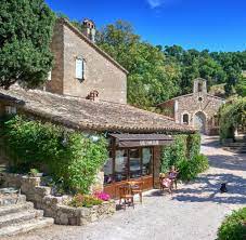 In 1799, new york city police constable ichabod crane is dispatched to the upstate dutch hamlet of sleepy hollow, which has been plagued by a series of bruta. Johnny Depp Verkauft Sein Anwesen In Sudfrankreich Bilder Fotos Welt