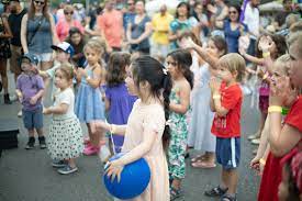 Here is a comprehensive list of family fun activities in city of toronto, canada including fun attractions to visit and things to do together as a during summer and march break, fun camps and interactive family activities are held at the building which provides a wholesome learning experience. 50 Things To Do In Toronto With Kids This Summer Today S Parent