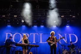 Besides an (alternative) live show, the movie also offers an exclusive glimpse into eefje's world, as it is filmed at de robot studios, a loft in. Pukkelpop 2019 Dag 2 Topdag Onder Een Muzikale Vlag