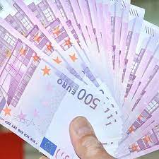 Der 500 euro schein wurde ja abgeschafft, existiert aber noch im umlauf aber soweit ich weiß wird der nicht mehr rausgegeben. Ludenscheid Nimmt Abschied Von 500 Euro Scheinen Kreis Und Region