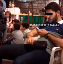 Emma coronel confía en que podría recibir una condena reducida por evitar un costoso juicio y reclama que sigue temiendo por su vida y la de sus hijas debido a los reportes de prensa de que ella se entregó a las autoridades de eeuu. Difunden Fotos Ineditas Del Hermano Menor De Emma Coronel Lo Capturaron En 2015