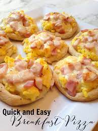 Quick And Easy Breakfast Pizzas Life In The Green House Recipe Easy Breakfast Breakfast Recipes Easy Mini Breakfast