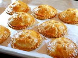 Gevulde Koeken Met Amandelspijs Maken Recept Gevulde Koek Recepten Zonder Bakken Voedsel Ideeen