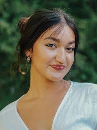 Claire Frey's Instagram, Twitter & Facebook