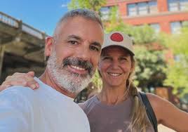 Alejandro Figueredo y su esposa festejaron 25 años de casados: sus  románticas declaraciones y un curioso reclamo