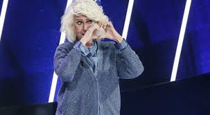 Born 29 september 1950) is an italian singer, actress and tv host. Loretta Goggi In Lacrime A Tale E Quale Show Dopo La Sorpresa Di Carlo Conti