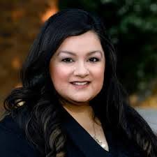 Muriel English's Instagram, Twitter & Facebook