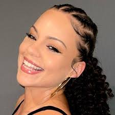 Jennifer Matos's Instagram, Twitter & Facebook