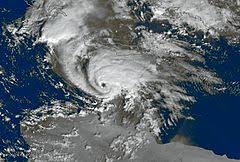 In meteorologia il termine ciclone indica una zona atmosferica di bassa pressione, ovvero un'area in cui la pressione atmosferica è minore di quella delle regioni circostanti alla stessa altitudine, e caratterizzata da un vortice atmosferico, a cui tipicamente è associato cattivo tempo atmosferico. Ciclone Wikipedia