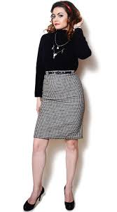 Black And White Plaid Pencil Skirt Vintage Wool Plaid Pencil Skirt The Model On The Pictures Is Size S X2f 36 And 165 Cm Height Ple Plaid Pencil Skirt Pencil Skirt Outfits High Waisted Skirt