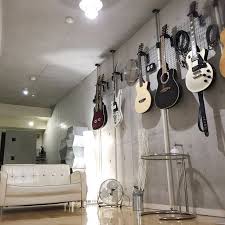 音楽に没頭出来そう ギターのあるお部屋特集 dtm 部屋 ギター 壁 インテリア ギター
