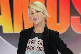 Select from premium alessia marcuzzi of the highest quality. Chi E Alessia Marcuzzi Conduttrice De Le Iene Vita Privata E Carriera
