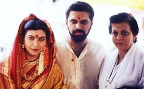 Kimi Katkar The Jumma Chumma Actress Looks Fabulous At 55 Entertainment kimi katkar the jumma chumma actress
