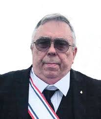 Elijah Hurst's Instagram, Twitter & Facebook