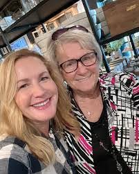 Lena Kinsey's Instagram, Twitter & Facebook