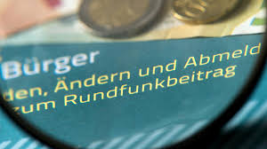 Jan 01, 2017 · mit der agenda 2010 hat die damalige bundesregierung (rot/grün), unter bundeskanzler gerhard schröder in den jahren 2003 bis 2004 die gesetzlichen voraussetzungen geschaffen, die den größten sozialabbau seit bestehen der brd beinhaltet. Gez Rundfunkbeitrag Zwangsabgabe Oder Gerechtfertigter Beitrag