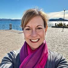 I love Emily in Paris. Have been watching it for years with my daughter.  It's totally unrealistic and over-the-top which is what makes it so much  fun. People need to just take